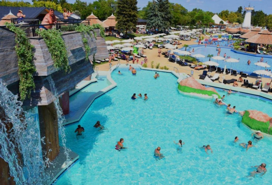 Beach Deluxe Apartman Hajdúszoboszló Екстериор снимка